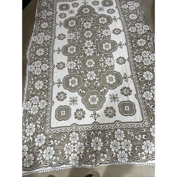 Vintage White/Green Lace Overlay Tablecloth Floral Rectangle - Picture 6 of 6